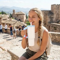 Gobelet isotherme portable en acier inoxydable 304 de 40 oz avec logo personnalisé, poignée et paille, idéal pour les voyages en extérieur