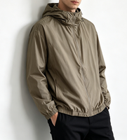 Veste coupe-vent personnalisée pour homme avec protection UV, fermeture éclair intégrale, capuche, pliable, légère, respirante, imperméable, été, extérieur, ODM OEM