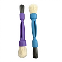 Brosse de nettoyage automobile double tête 2 en 1 avec poils de sanglier et de nylon pour le nettoyage intérieur du tableau de bord et extérieur des roues