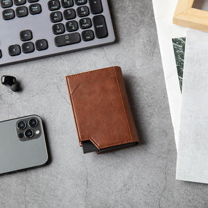 TVC505 Cartera de Aluminio de Cuero Premium Compacta para Hombre, Tarjetero Pop Up con Función de Bloqueo RFID - Product Image 6