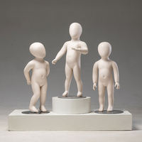 Mannequin bébé enfant corps entier pour vitrine de magasin de vêtements pour enfants, avec base en verre