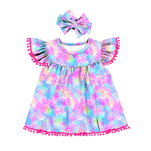 Vestido Casual Personalizado para <span class=keywords><strong>Niñas</strong></span> con Adorno de Pompones y Mangas con Volantes, Estampado Navideño/Árbol de Navidad, Corte en A, Tallas 2T-7T - Product Image 2