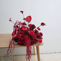 Arrangement floral artificiel de luxe bordeaux, roses rouges, anthuriums, lys calla, centre de table pour mariage, événement, décoration intérieure