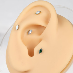 Gioielli <span class=keywords><strong>per</strong></span> il corpo di alta qualità: <span class=keywords><strong>Piercing</strong></span> in titanio ASTM F136 con zirconi e opale, orecchini a lobo singolo a marquise delicati <span class=keywords><strong>per</strong></span> conchiglia, elice, <span class=keywords><strong>trago</strong></span> - Product Image 4
