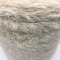 Hochwertiges Nerzähnliches Garn 100% Nylon Federgarn Gefärbtes Haar Fancy Feder-Wimpern-Garn zum Stricken von Pullover Schal