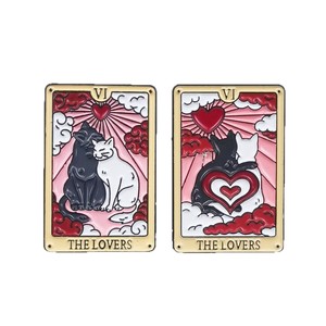 Venta al por mayor Fabricante Diseño Metal Artesanía los amantes Tarot Esmalte Pin Insignia Tarjeta Gatos Pareja Esmalte suave Pin de solapa - Product Image 5