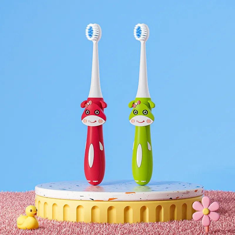 Brosses à dents manuelles au prix de gros, brosse à dents à cheveux doux de dessin animé mignon et créatif pour bébés à usage domestique