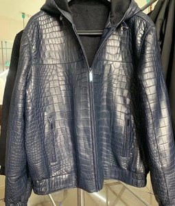 Veste en cuir de crocodile à capuche pour homme - 100% cuir de crocodile - Fermeture éclair coupe-vent - Manteau d'hiver tendance - Product Image 2