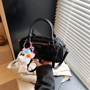 Bolso Cruzado de Cuero Suave y Elegante para Mujer 2026 - Decoración con Letras y Cierre de Cremallera, Ideal para Damas a la Moda - Product Image 2