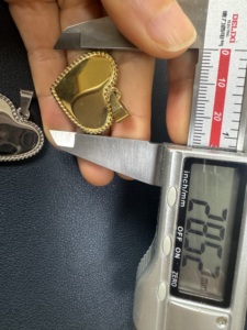 Ciondolo a Cuore in Acciaio Inossidabile Yiwu Aceon con Bordo Dettagliato a Punti, Centro in Rilievo e Bordo Inferiore Vuoto per Incisione a Olio - Product Image 5