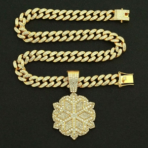 Colar Masculino de Luxo Hip Hop Icy Bling Banhado a Ouro com Pingente de Floco de Neve Cravejado de Strass e Diamantes e Corrente Cubana - Product Image 4