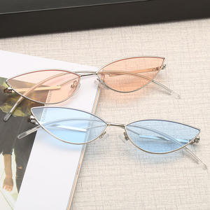 Gafas de Sol de Moda 2019 con Marco Pequeño para Mujer, Gafas de Sol Redondas Estilo Ojo de Gato - Product Image 3