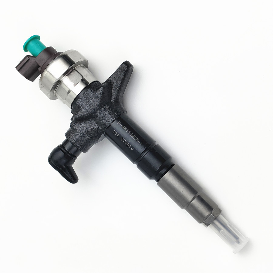 Wholesale Diesel Injector 095000-8370 Common Rail Injector 8-98119228-1 for Isuzu 4JJ1