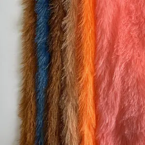Quilt Polyester Bahan Rambut Tinggi 20Mm Warp Tumpukan Panjang Kain Beludru Mewah untuk Mainan Kain Pelapis Tekstil Rumah
