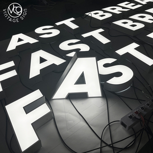 Chữ Kênh Nhà Máy 3D Ooudoor Logo Acrylic Chữ Kim Loại Phông Chữ Phía Trước Chiếu Sáng Nhôm Frontlit 3D Logo Với Chất Lượng Tốt Nhất - Product Image 1