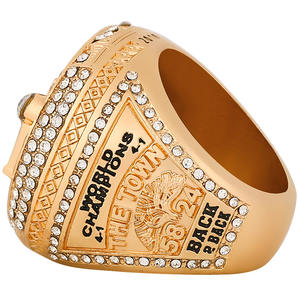 Anillo de Campeonato de los Golden State Warriors de 2018, un Anillo Elegante de Aleación Ecológica Chapado en Oro <span class=keywords><strong>con</strong></span> un Estilo Deportivo de Baloncesto - Product Image 3