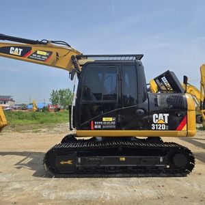 Offre Spéciale : Excavatrice sur chenilles Caterpillar CAT 312D2 de 12 tonnes d'occasion avec nouvelle benne et bras hydraulique robuste - Product Image 3