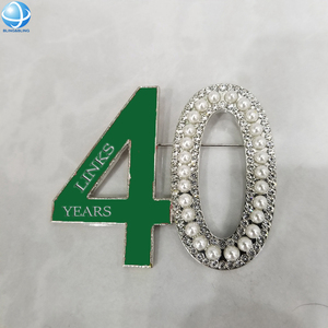 Spilla con strass trasparente e verde in lega placcata argento spille da confraternita per le maglie incorporate ispirate alle donne nere - Product Image 6
