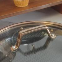 Poêle à frire de luxe antiadhésive, surface en nid d'abeille tri-couches, sans PFAS, saine, résistante au four, polyvalente