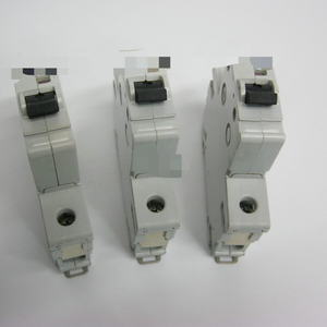 <span class=keywords><strong>3</strong></span>'lü Paket S-221-k-16a Devre Kesiciler S221k16a Yeni Orijinal Hazır Stok Endüstriyel Otomasyon Pac Özel Plc Programlama Con - Product Image 1