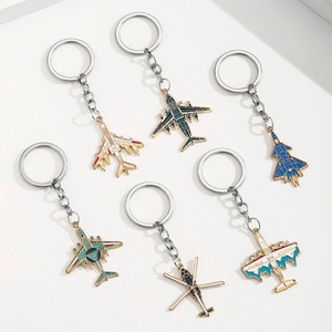 พวงกุญแจจี้อัลลอยรูปการ์ตูนการบินและอวกาศแบบวินเทจกระเป๋าเครื่องบิน - Product Image 1