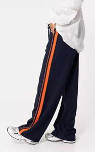 <span class=keywords><strong>Pantaloni</strong></span> a Righe <span class=keywords><strong>Blu</strong></span> <span class=keywords><strong>Scuro</strong></span> Personalizzati OEM per <span class=keywords><strong>Donna</strong></span> |   <span class=keywords><strong>Pantaloni</strong></span> Sportivi Arancioni Comodi e Freschi per Outfit Casual Quotidiani - Product Image 3