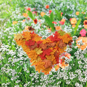 Feuilles d'érable artificielles sérigraphiées 8cm*8cm, 13 couleurs, 50 pièces/sac pour la décoration de Thanksgiving - Product Image 3