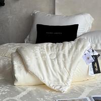 Vente directe d'usine, édredons et housses de couette en soie et fibres de soja haut de gamme, sur mesure, quatre saisons, style simple