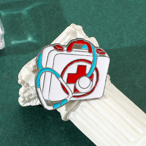 उच्च गुणवत्ता वाले स्टॉक पत्र अंग चिकित्सा पिन ब्रोच नर्स डॉक्टर कपड़े दिल एनमेल लैपल पिन - Product Image 2