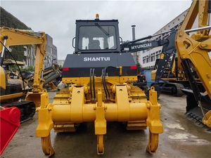 Bulldozer Caterpillar D7G d'occasion avec ripper à chenilles et pelle droite, engin de construction avec moteur diesel Cummins, modèle 2018, à vendre - Product Image 3