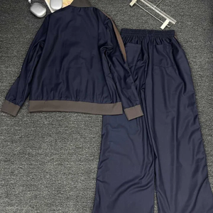 Großhandel Damen 2-Teiliges Outfit Gestreifte Bomberjacke Weite Hose Lässiger Trainingsanzug Set - Product Image 1