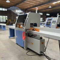 Machine de découpe de bois intelligente PLC pour cabanes en bois avec réglage de précision de l'angle de 20 à 160 degrés pour structures en bois