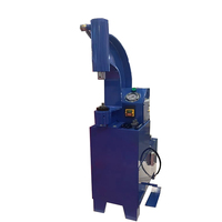 Machine de rivetage de chaussures, avec freins électroniques