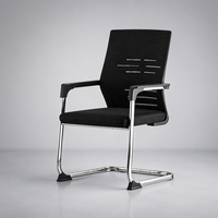 Chaise de bureau visiteur cantilever, cadre chromé, dossier haut en maille noire, base renforcée argentée, rembourrage, par le leader de l'industrie du mobilier
