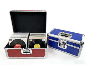 Estuche <span class=keywords><strong>de</strong></span> utilidad colorido con un interior completamente forrado <span class=keywords><strong>de</strong></span> espuma <span class=keywords><strong>para</strong></span> contener aproximadamente 120 piezas <span class=keywords><strong>de</strong></span> discos <span class=keywords><strong>de</strong></span> vinilo <span class=keywords><strong>de</strong></span> 7" - Product Image 1