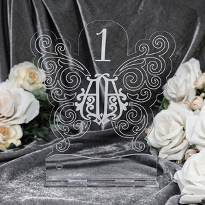 Thanh lịch LED Bướm hình rõ ràng Acrylic Bảng số thẻ với phức tạp cá nhân Monogram cho tiệc cưới sang trọng - Product Image 5