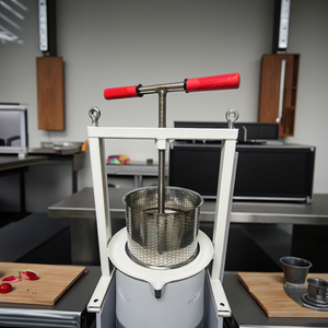 Super <span class=keywords><strong>Septembre</strong></span> 9L XH BC-9 Extracteur de Jus Commercial Multifonctionnel <span class=keywords><strong>en</strong></span> Acier Inoxydable SS304 <span class=keywords><strong>à</strong></span> Spirale pour Fruits et Légumes, avec Barre Transversale pour un Pressage Facile et Efficace - Product Image 5