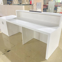 Grande table de réception de poste de travail infirmier rectangulaire LED de conception personnalisée pour clinique dentaire