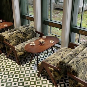 Conjunto de Mesa y Sillas de Comedor de Madera Maciza Estilo Retro Occidental, Estilo South Seas, Personalizable para Cafetería o Tienda de Té <span class=keywords><strong>con</strong></span> Leche - Product Image 3