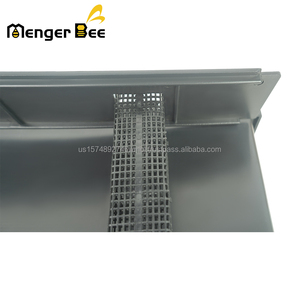 New Plastic Deep Bee Feeder with Cap and <b>Ladder</b> System for Over <b>Frame</b> Bee Feeding - Product Image 4