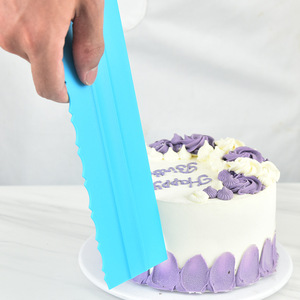 <span class=keywords><strong>Ensemble</strong></span> de 4 spatules à crème en plastique à motifs, nouvelle combinaison de spatules à gâteau pour les outils de pâtisserie DIY - Product Image 3