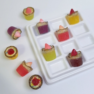 Mini tasse de chocolat à la confiture de fraises, accessoires de poupée miniatures en résine DIY, modèle de dessert alimentaire simulé, décoration de maison de poupée, artisanat - Product Image 1