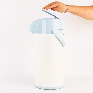 Termo de Alta Calidad de 2200 ml con Asa Portátil para Camping, Té y Café, Disponible en Stock - Product Image 4