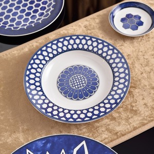 Vente chaude Décoration d'intérieur nordique Bleu Luxe Service de table en porcelaine 32 pièces - Product Image 4
