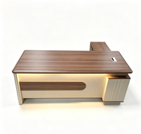 Bureau de direction élégant en forme de L avec armoire de rangement intégrée pour les bureaux d'entreprise