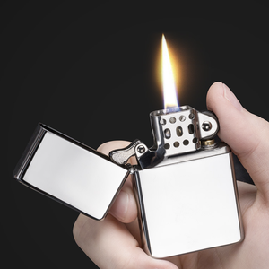Encendedores de Cigarrillos de Queroseno Metálicos Plateados con Cromado y Patrones de Logotipos Personalizados, Resistentes al Viento, Accesorios para Fumar - Product Image 2