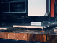 Scie à pont CNC intelligente à 5 axes pour la découpe de pierre, machine à découper le granit, le marbre, le quartz, les dalles de roche, les plaques, les carreaux avec caméra CCD