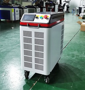 Mini Portable Pulsed <b>Laser</b> <b>Cleaning</b> <b>Machine</b> Handheld Rust Paint Oil Dirt Removal Equipment for Mould / Ships with Low Price - Product Image 5