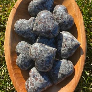 คริสตัลโยโอไลต์ธรรมชาติคุณภาพสูงขายส่ง รูปหัวใจและรูปฝ่ามือ สำหรับการบำบัดและตกแต่งบ้าน - Product Image 6