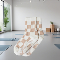 China Factory pour les chaussettes Grip et Man and Gir pour le basket-ball antidérapant avec une fonction d'antidérapant et de Pilates